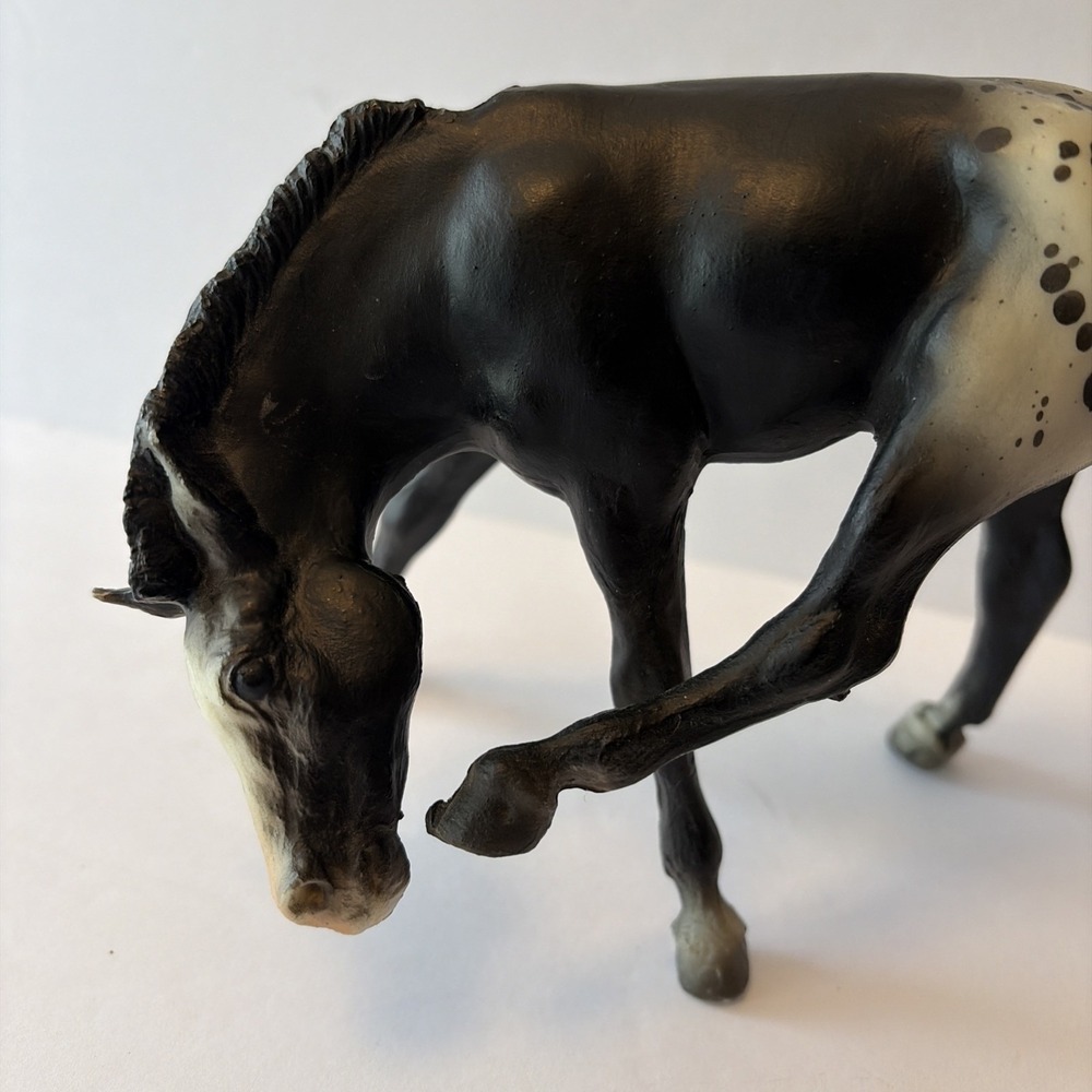 Breyer Traditional Black Blanket Appaloosa Scratching Foal #168 - Picture 8 of 8